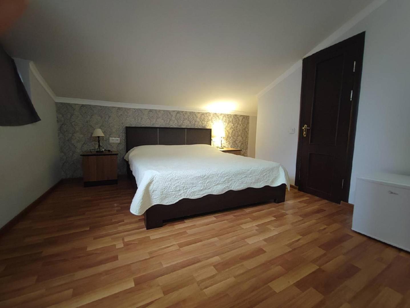 Feier Hotel Erevan Exterior foto