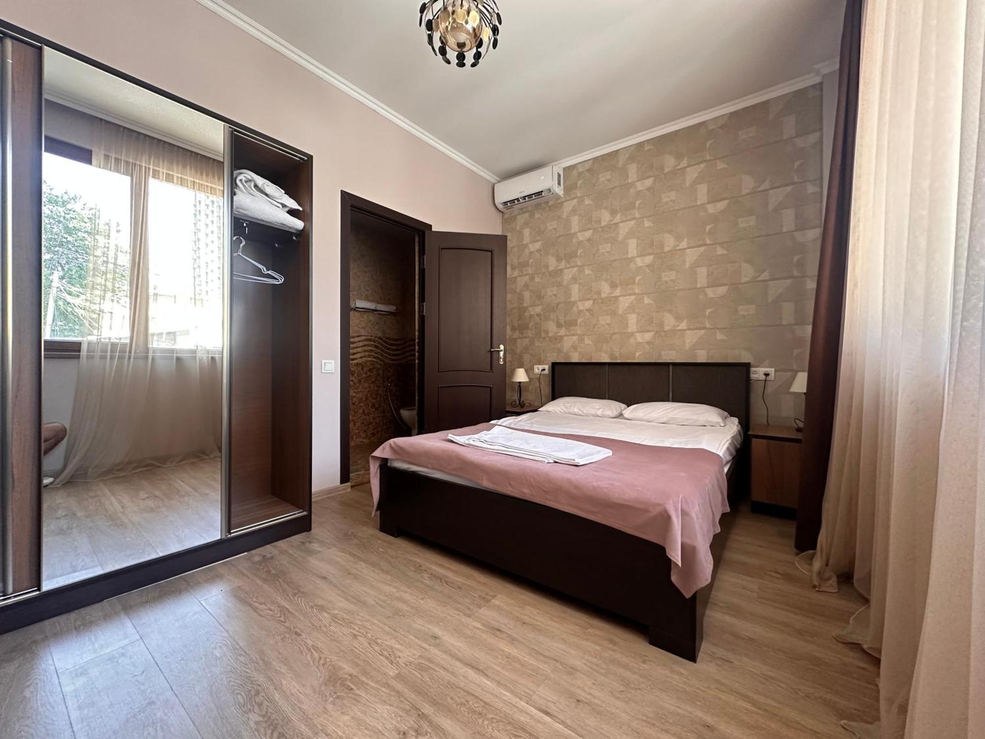 Feier Hotel Erevan Exterior foto